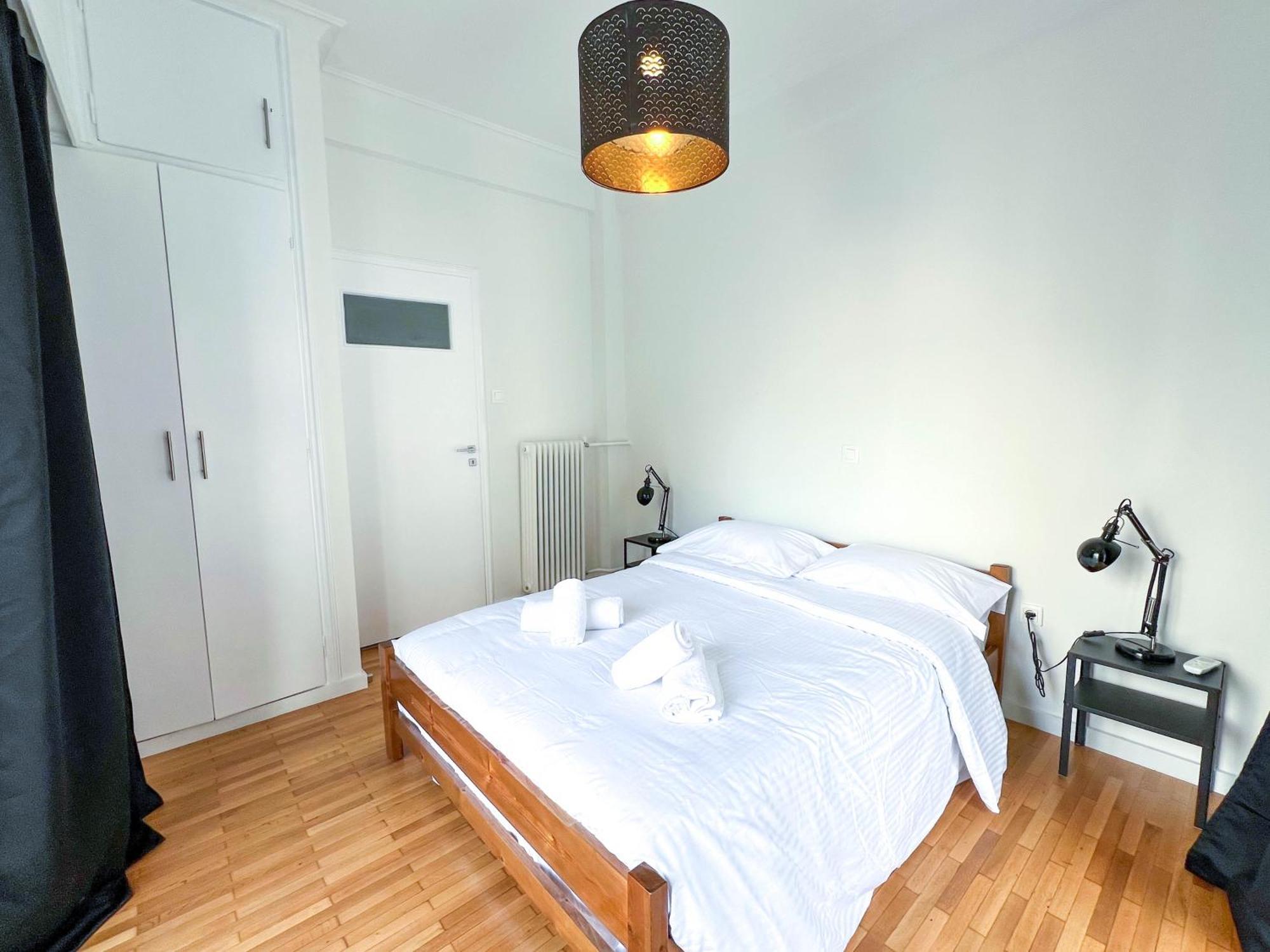 Family Two Bedroom Apartment Benaki Atenas Exterior foto