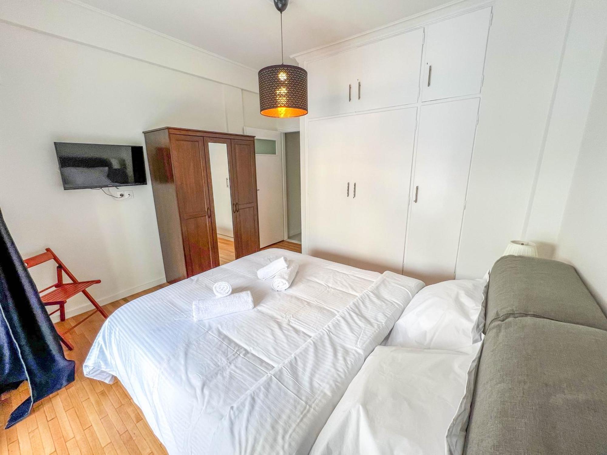 Family Two Bedroom Apartment Benaki Atenas Exterior foto