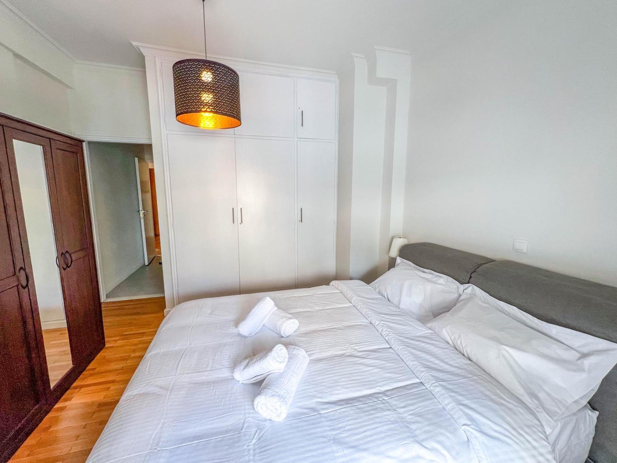 Family Two Bedroom Apartment Benaki Atenas Exterior foto